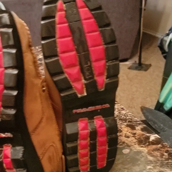 Shoes - Picture 3 of 4